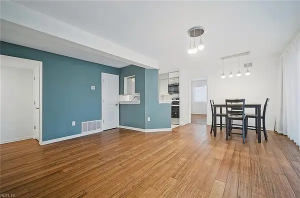 1028 Autumn Woods Ln Lane #103, Virginia Beach, VA 23454