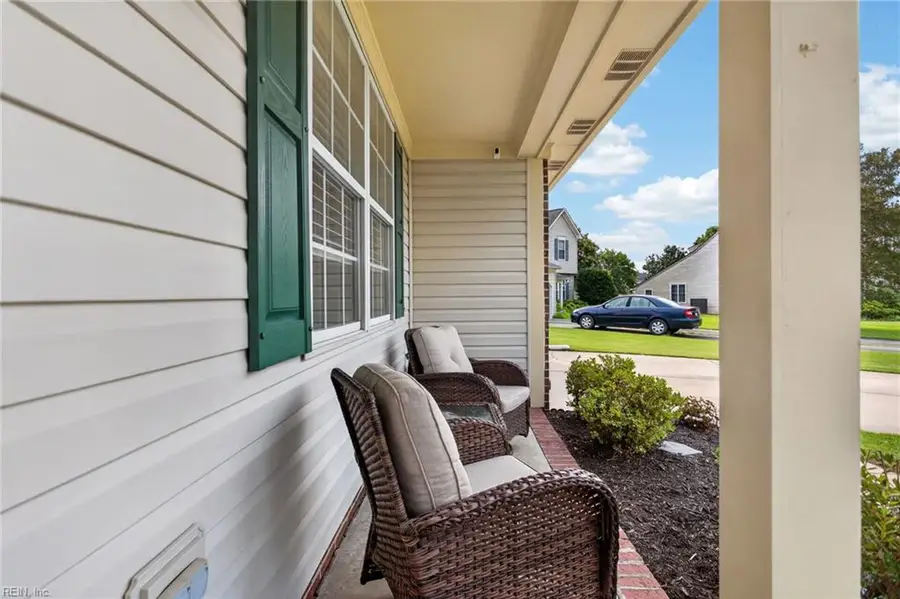 909 Wheatfield Way, Chesapeake, VA 23320 - #2
