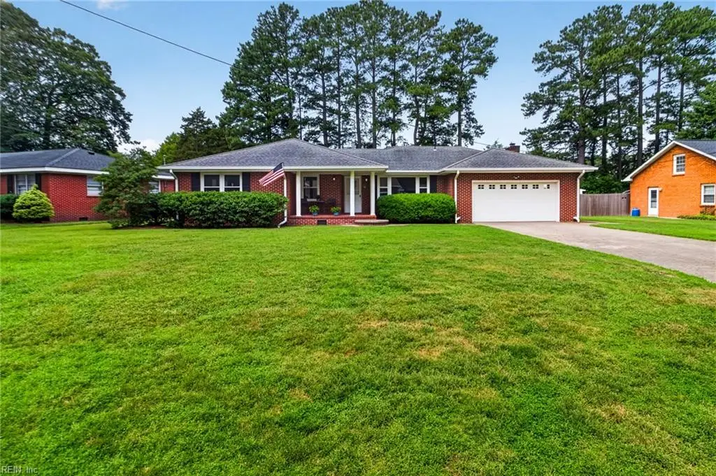 208 Woodford Drive, Chesapeake, VA 23322 - #1
