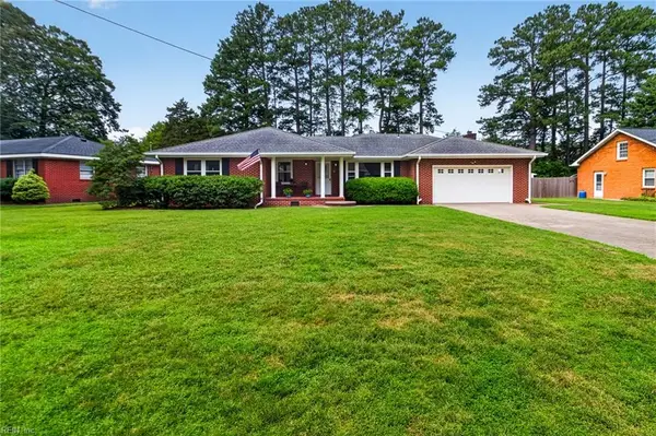 208 Woodford Drive, Chesapeake, VA 23322