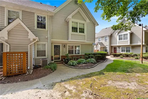 400 Bracknell Arch #A, Chesapeake, VA 23320