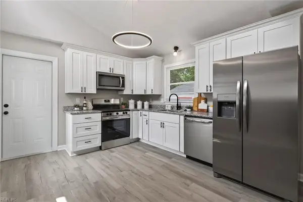212 Woodbury Forrest Drive, Hampton, VA 23666