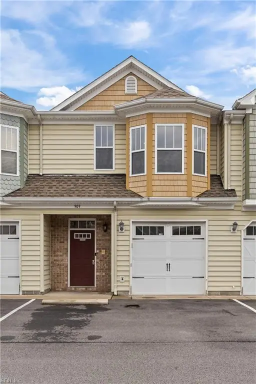 909 Deep Creek Run, Chesapeake, VA 23323