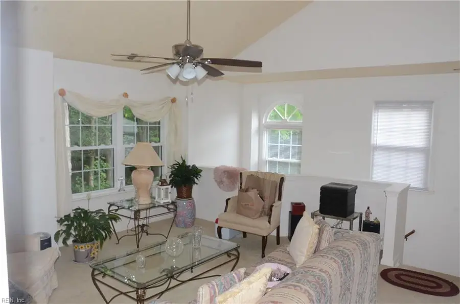 401 Bracknell Arch. Arch #F, Chesapeake, VA 23320 - #3