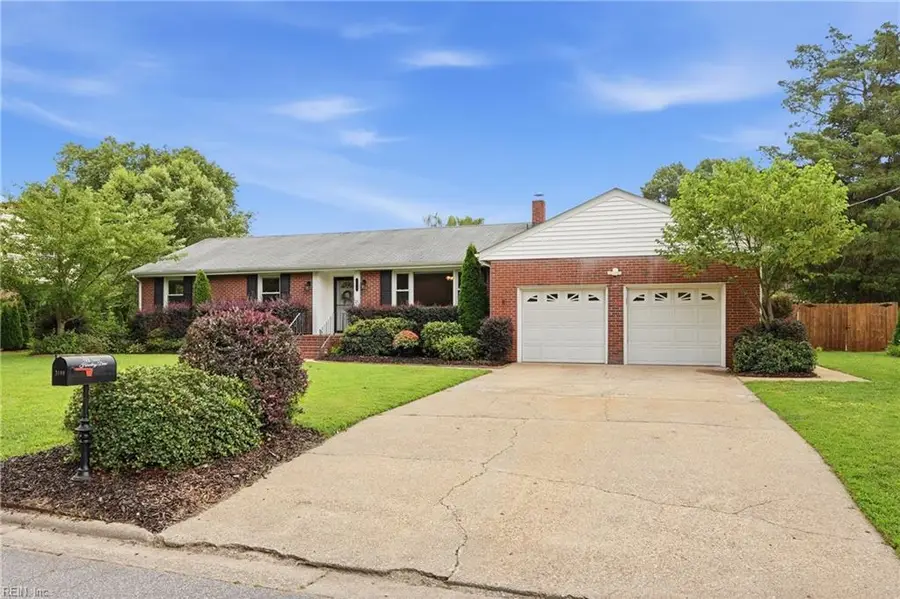 3609 Hermitage Drive, Portsmouth, VA 23703 - #3
