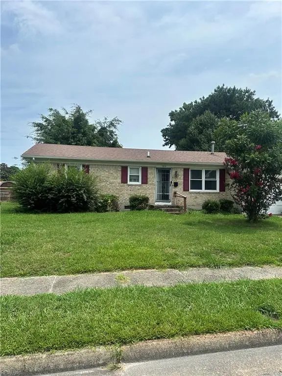 1213 Lakeview Court, Chesapeake, VA 23323