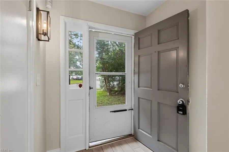 828 Biltmore Drive, Virginia Beach, VA 23454 - #2