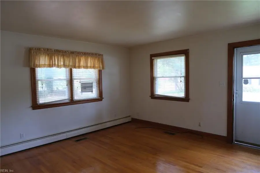 3911 South Street, Portsmouth, VA 23707 - #2