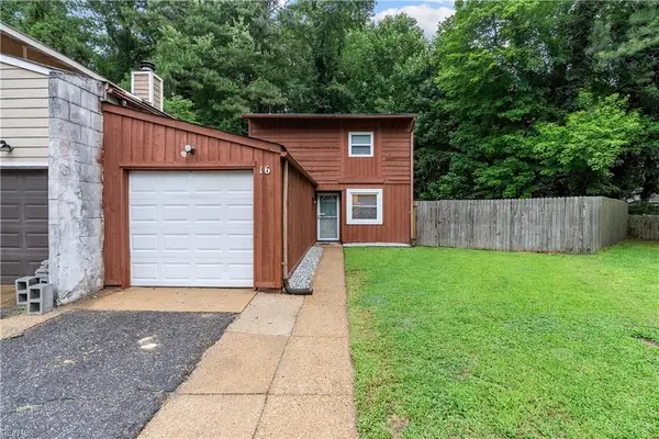 16 Farington Circle, Chesapeake, VA 23320