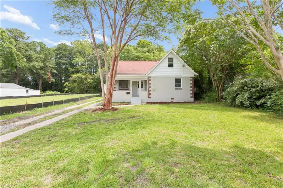 6002 Potomac Avenue, Newport News, VA 23605 - #2