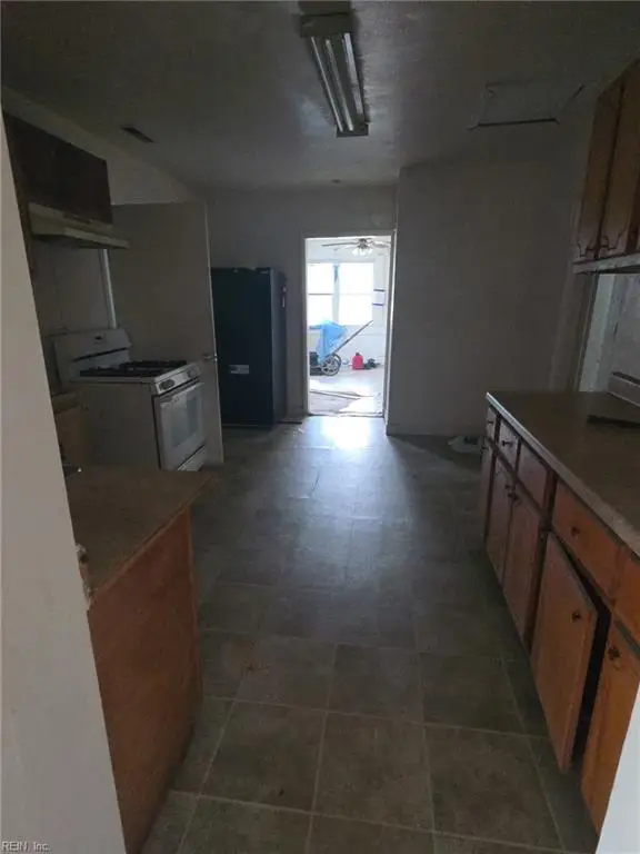1203 Country Road, Chesapeake, VA 23320 - #3
