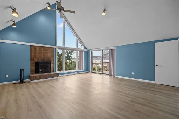 696 Mowbray Arch #750, Norfolk, VA 23507