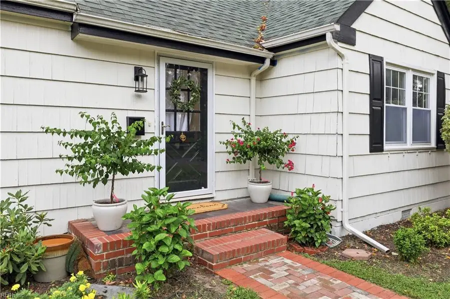 1049 S Lexan Crescent, Norfolk, VA 23508 - #3