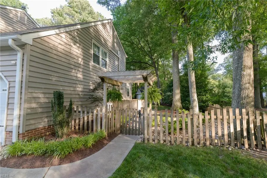 602 Lake Dale Way, Yorktown, VA 23693 - #2