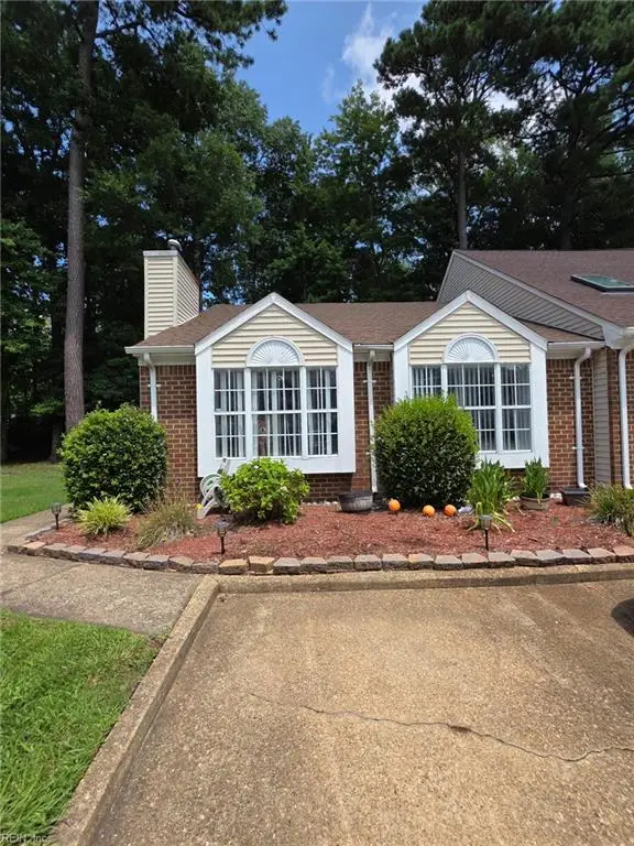416 Woodview Lane, Hampton, VA 23666