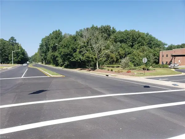 20 Hunt Club Boulevard, Hampton, VA 23666