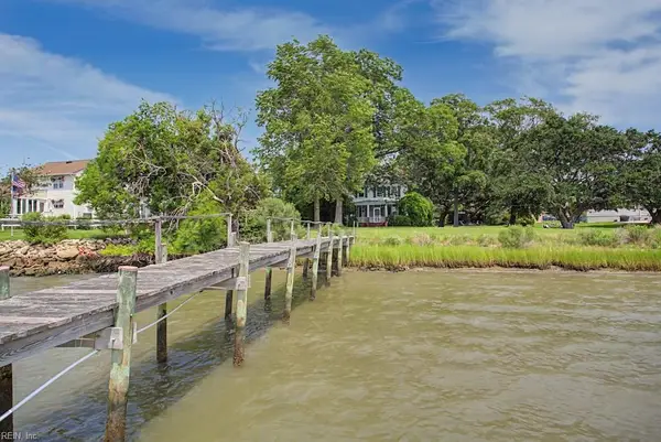 51 Seabee Point, Hampton, VA 23669