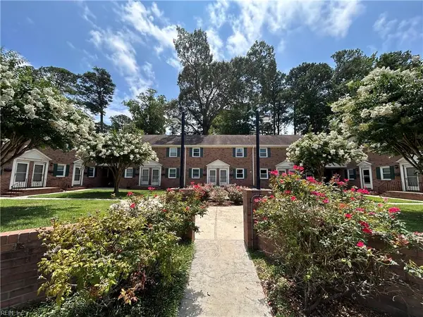 1245 Laskin Road #13, Virginia Beach, VA 23451