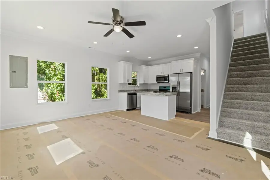 910 Lindenwood Avenue, Norfolk, VA 23504 - #2