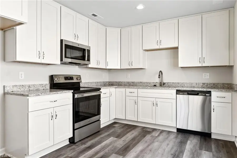 905 Railroad Avenue, Chesapeake, VA 23324 - #3