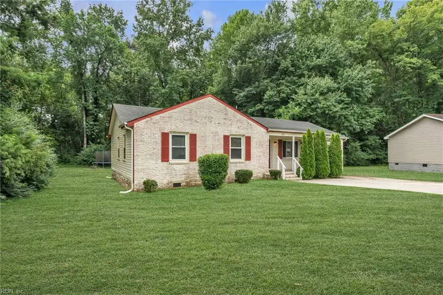 208 Locust Street, Suffolk, VA 23434 - #2
