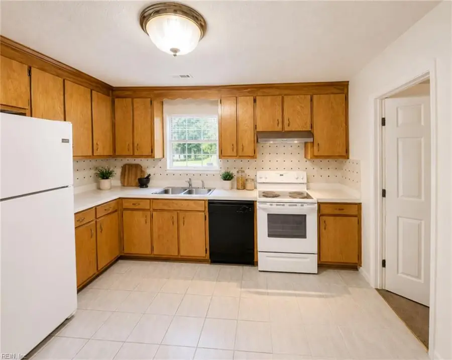 840 Deer Path Trail, Newport News, VA 23608 - #2
