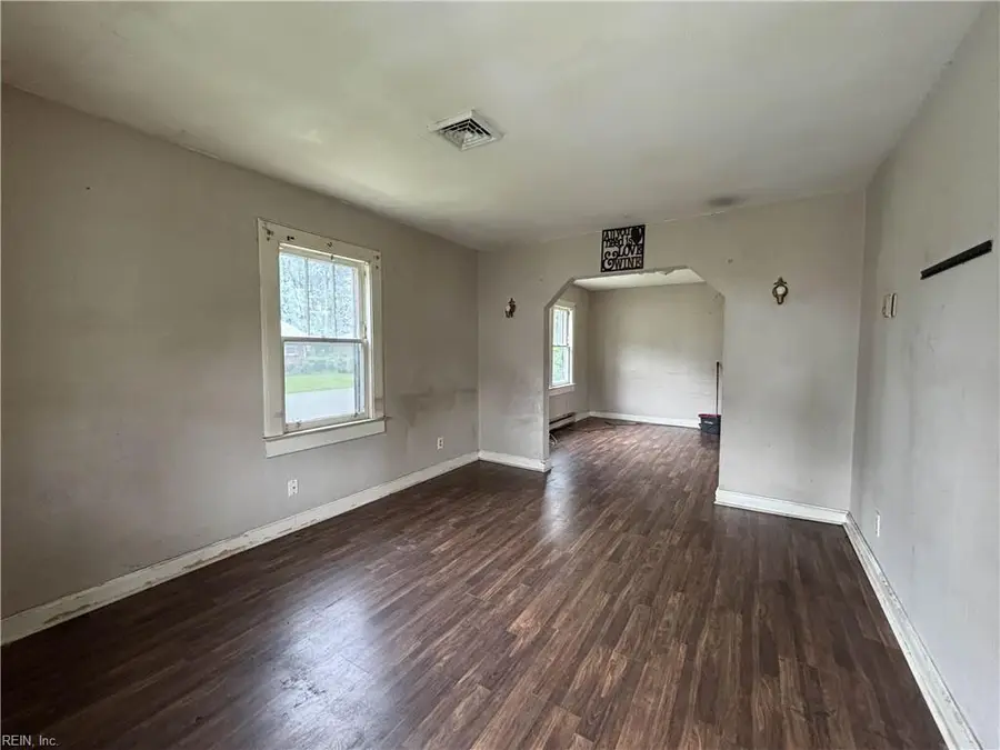 386 Leeland Avenue, Hampton, VA 23661 - #3