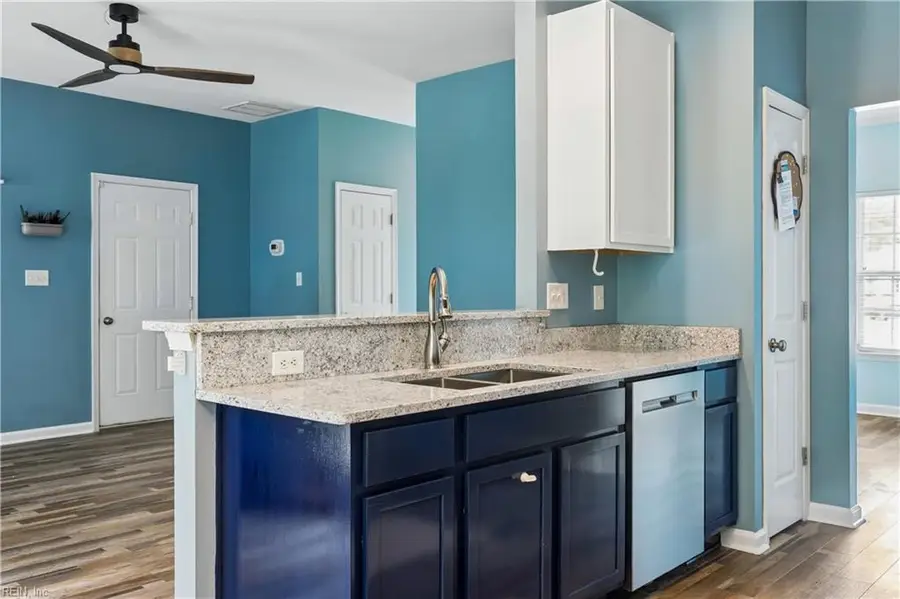 6823 Watch Harbour Circle, Hayes, VA 23072 - #2