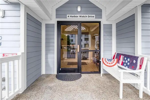 4 Harbor Watch Drive #520, Chesapeake, VA 23320