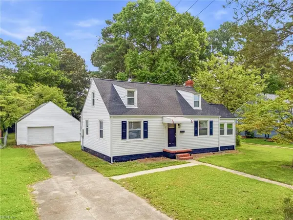 21 Greenbrier Rd Road, Portsmouth, VA 23707