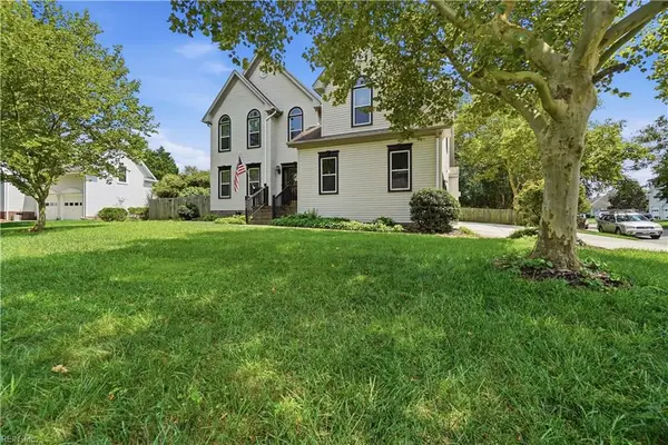 609 Edgewood Arch, Chesapeake, VA 23322