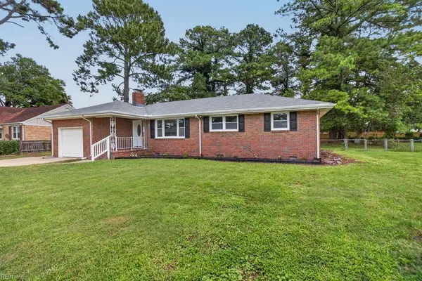105 Cottonwood Lane, Chesapeake, VA 23320