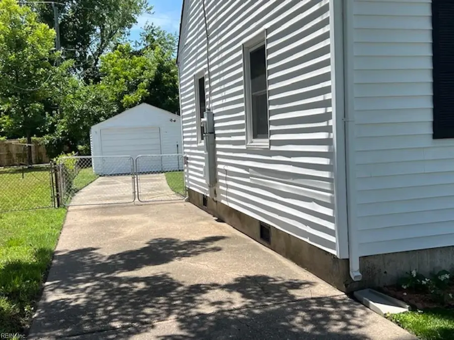 32 W. Southampton Avenue, Hampton, VA 23669 - #3