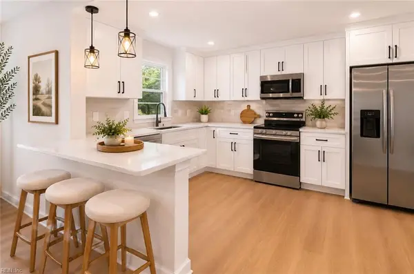 82 Lakeside Drive, Newport News, VA 23606