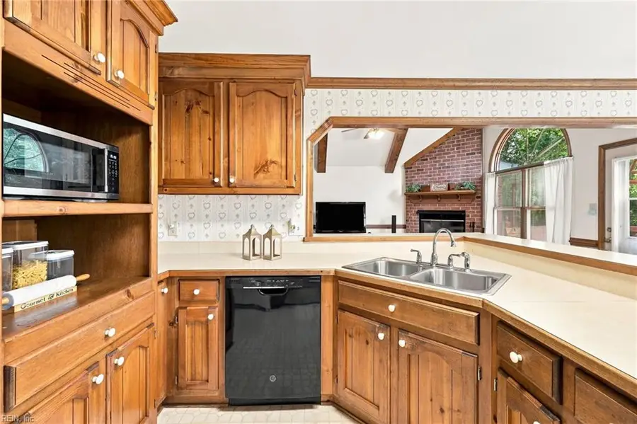 3840 Long Point Boulevard, Portsmouth, VA 23703 - #3