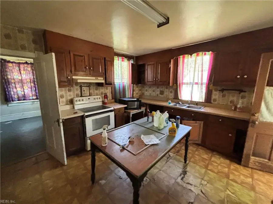 601 Mt Vernon Avenue, Portsmouth, VA 23707 - #3