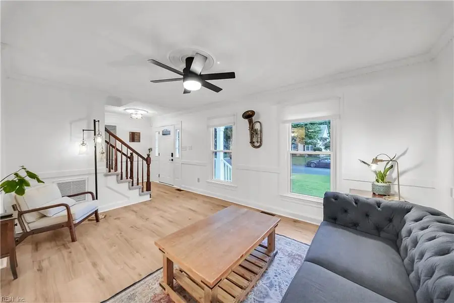 604 Glasgow Street, Chesapeake, VA 23322 - #3