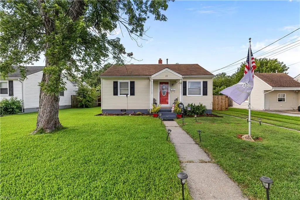 215 Castlewood Road, Portsmouth, VA 23702 - #1