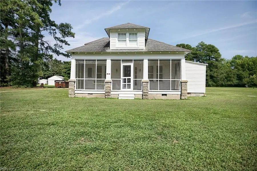 85 Linden Avenue, Cobbs Creek, VA 23035 - #2