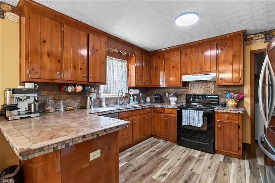 102 Butlers Pointe Ln, Smithfield, VA 23430 - #3