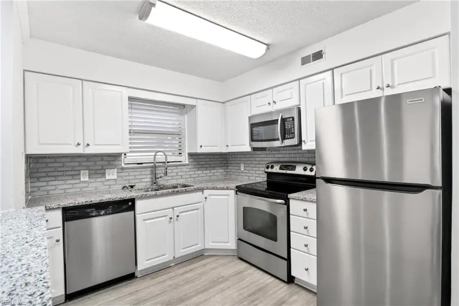 149 Windsor Castle Drive #E, Newport News, VA 23608 - #2