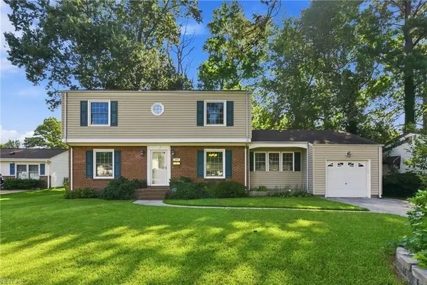 208 Great Hall Court, Virginia Beach, VA 23452