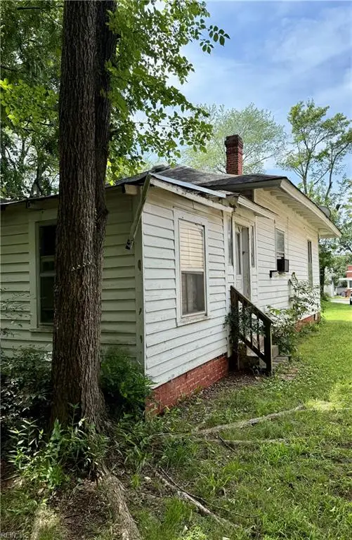 605 N Marshall Street, Chase City, VA 23924 - #3