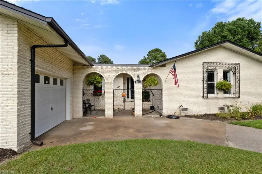 1715 Holly View Drive, Gloucester Point, VA 23062 - #2