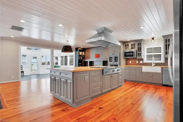 14 Eagle Point Road, Hampton, VA 23669