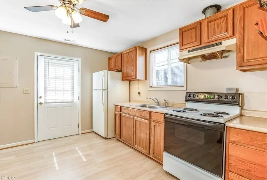 1804 Portlock Road, Chesapeake, VA 23324 - #2