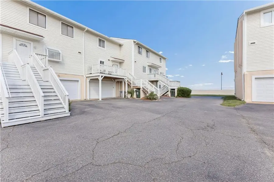 8 Cantamar Court, Hampton, VA 23664 - #2