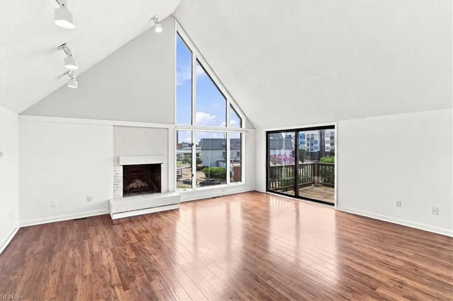 696 Mowbray Arch #650, Norfolk, VA 23507 - #2