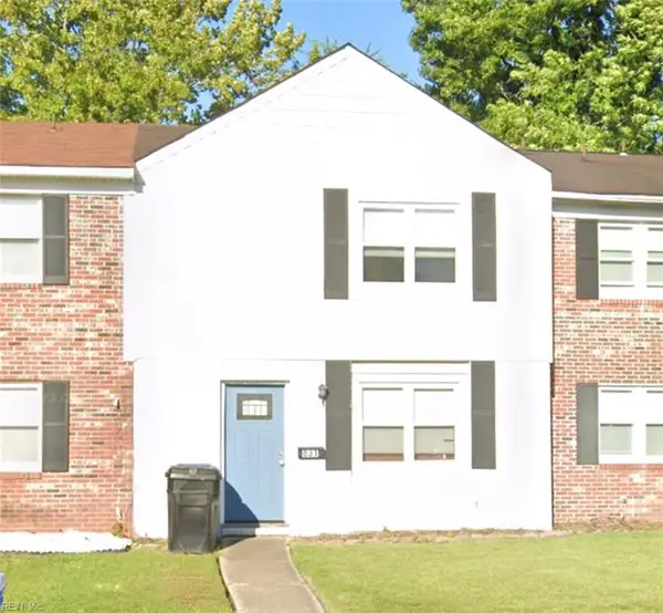 831 N Grosvenor Court, Virginia Beach, VA 23462