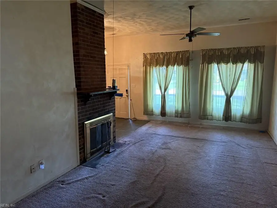 230 Longmeadow Drive, Newport News, VA 23601 - #2